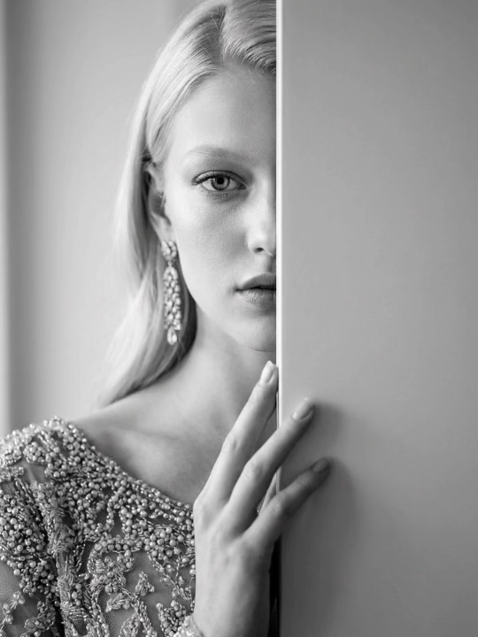 Monochrome